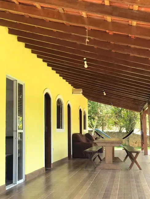 Chácara com 3 quartos à venda, 200m2 em Centro, Paraibuna - SP - imagem 6 Foto 6 de Chácara com 3 quartos à venda, 200m2 em Centro, Paraibuna - SP