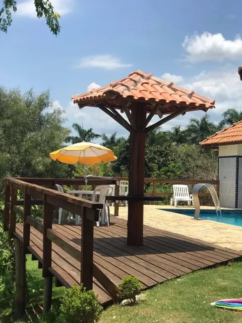 Chácara com 3 quartos à venda, 200m2 em Centro, Paraibuna - SP - imagem 4 Foto 4 de Chácara com 3 quartos à venda, 200m2 em Centro, Paraibuna - SP