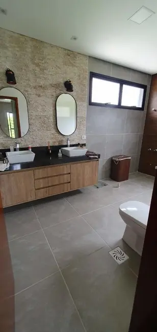 Chácara com 3 quartos à venda, 250m2 em Centro, Jambeiro - SP - imagem 8 Foto 8 de Chácara com 3 quartos à venda, 250m2 em Centro, Jambeiro - SP