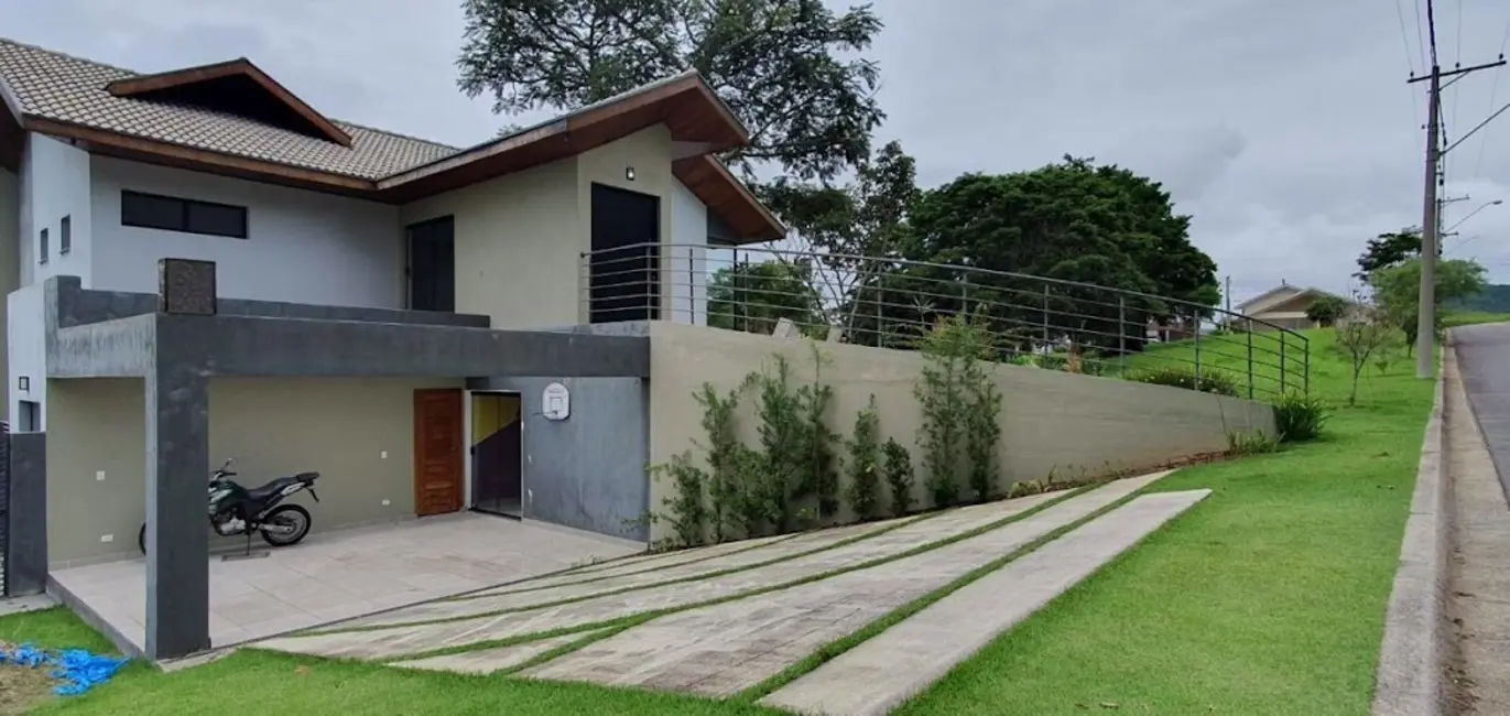 Chácara com 3 quartos à venda, 250m2 em Centro, Jambeiro - SP - imagem 2 Foto 2 de Chácara com 3 quartos à venda, 250m2 em Centro, Jambeiro - SP