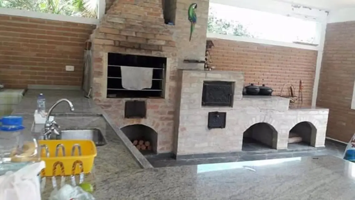 Chácara com 3 quartos à venda, 100m2 em Centro, Paraibuna - SP - imagem 6 Foto 6 de Chácara com 3 quartos à venda, 100m2 em Centro, Paraibuna - SP