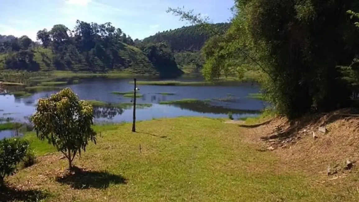 Chácara com 3 quartos à venda, 100m2 em Centro, Paraibuna - SP - imagem 4 Foto 4 de Chácara com 3 quartos à venda, 100m2 em Centro, Paraibuna - SP