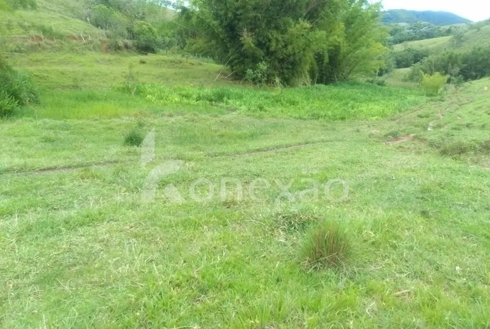 Sítio / Rancho com 4 quartos à venda, 300m2 em Jambeiro - SP - imagem 9 Foto 9 de Sítio / Rancho com 4 quartos à venda, 300m2 em Jambeiro - SP