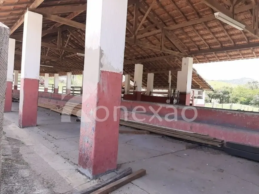 Fazenda / Haras com 4 quartos à venda, 250m2 em Centro, Cacapava - SP - imagem 4 Foto 4 de Fazenda / Haras com 4 quartos à venda, 250m2 em Centro, Cacapava - SP