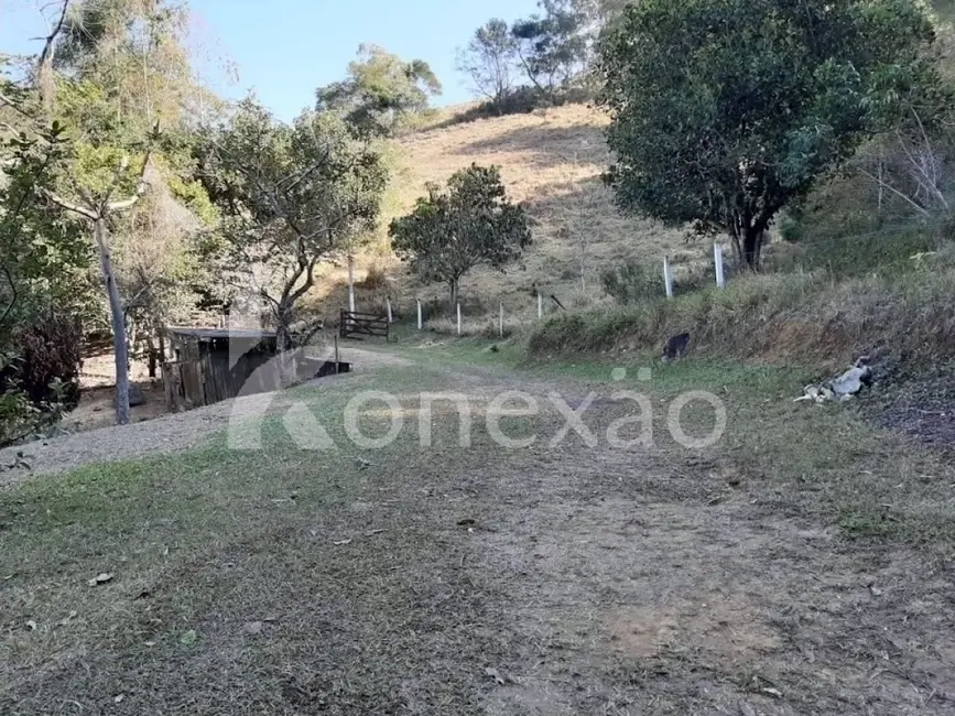 Chácara com 4 quartos à venda, 200m2 em Centro, Paraibuna - SP - imagem 2 Foto 2 de Chácara com 4 quartos à venda, 200m2 em Centro, Paraibuna - SP