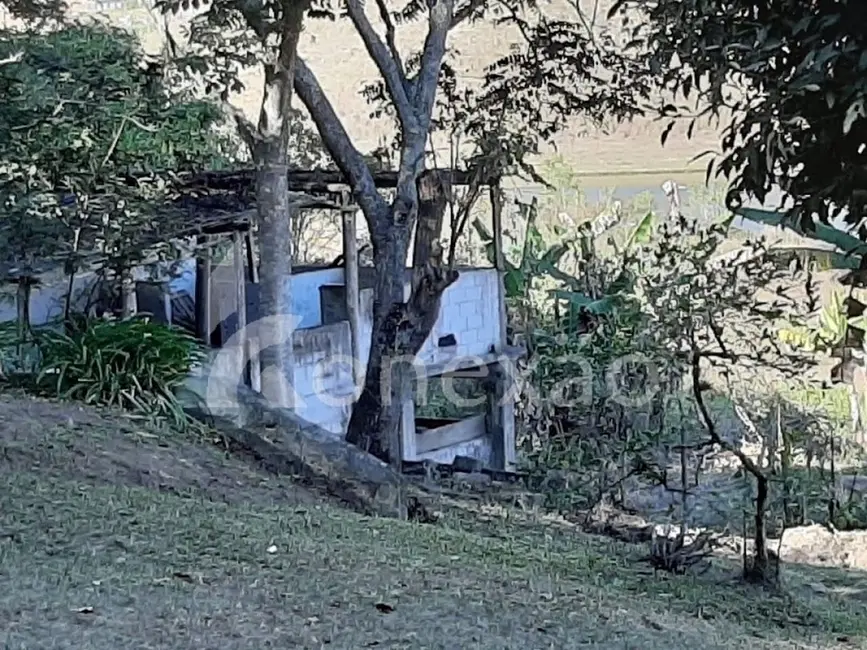 Chácara com 4 quartos à venda, 200m2 em Centro, Paraibuna - SP - imagem 4 Foto 4 de Chácara com 4 quartos à venda, 200m2 em Centro, Paraibuna - SP