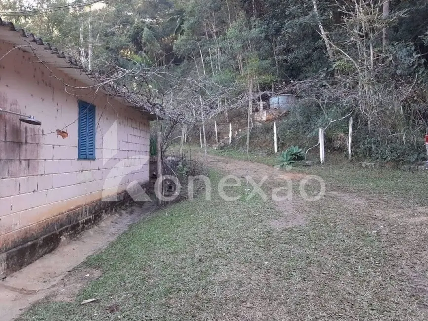 Chácara com 4 quartos à venda, 200m2 em Centro, Paraibuna - SP - imagem 5 Foto 5 de Chácara com 4 quartos à venda, 200m2 em Centro, Paraibuna - SP