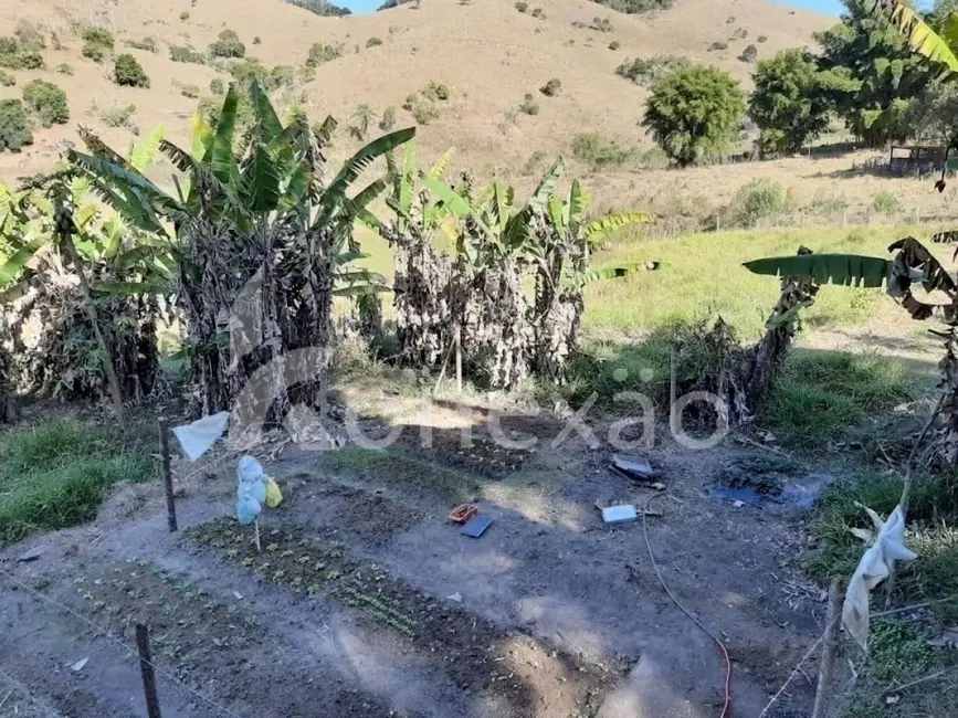Chácara com 4 quartos à venda, 200m2 em Centro, Paraibuna - SP - imagem 7 Foto 7 de Chácara com 4 quartos à venda, 200m2 em Centro, Paraibuna - SP