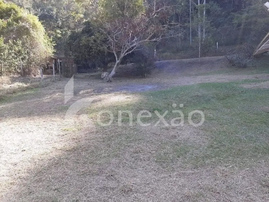 Chácara com 4 quartos à venda, 200m2 em Centro, Paraibuna - SP - imagem 6 Foto 6 de Chácara com 4 quartos à venda, 200m2 em Centro, Paraibuna - SP