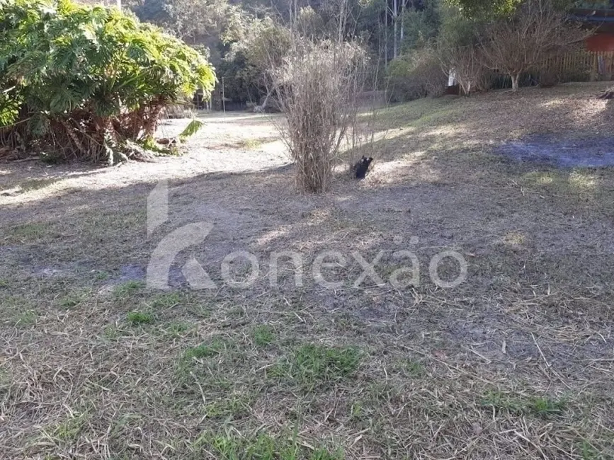 Chácara com 4 quartos à venda, 200m2 em Centro, Paraibuna - SP - imagem 3 Foto 3 de Chácara com 4 quartos à venda, 200m2 em Centro, Paraibuna - SP