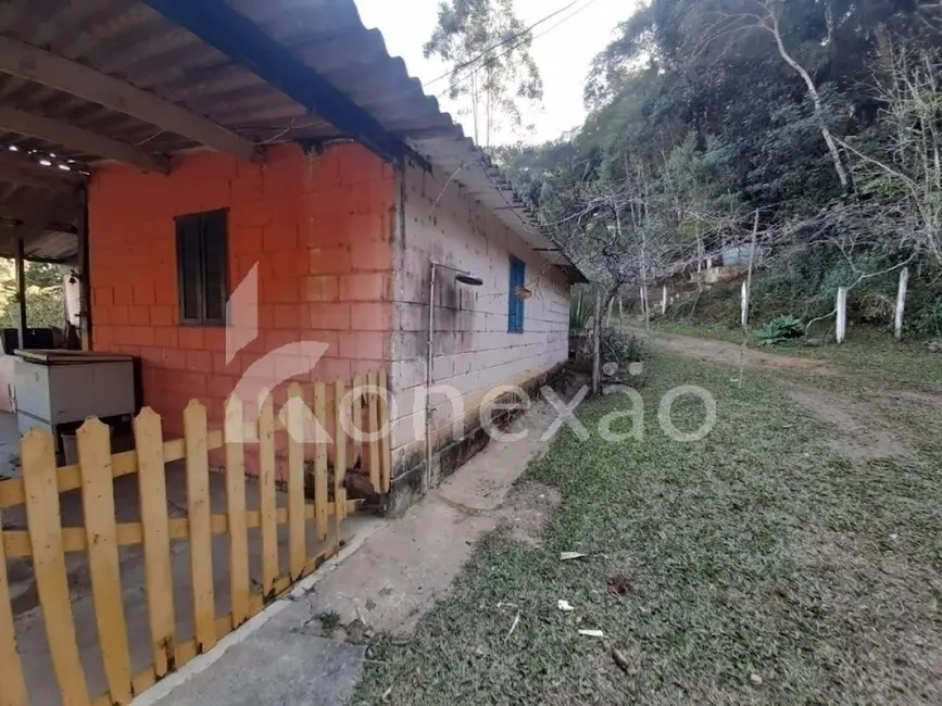 Chácara com 4 quartos à venda, 200m2 em Centro, Paraibuna - SP - imagem 9 Foto 9 de Chácara com 4 quartos à venda, 200m2 em Centro, Paraibuna - SP