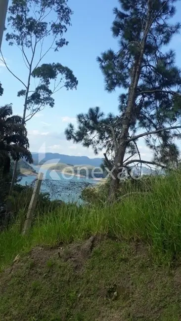 Chácara com 3 quartos à venda, 200m2 em Paraibuna - SP - imagem 6 Foto 6 de Chácara com 3 quartos à venda, 200m2 em Paraibuna - SP