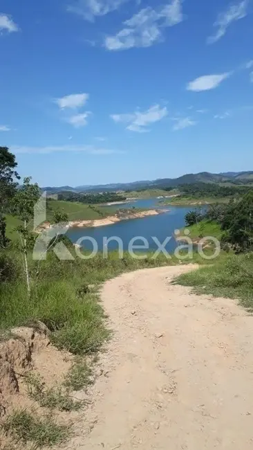 Chácara com 3 quartos à venda, 200m2 em Paraibuna - SP - imagem 4 Foto 4 de Chácara com 3 quartos à venda, 200m2 em Paraibuna - SP