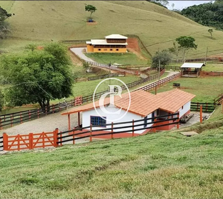 Sítio / Rancho com 4 quartos à venda, 115m2 em Centro, Paraibuna - SP - imagem 8 Foto 8 de Sítio / Rancho com 4 quartos à venda, 115m2 em Centro, Paraibuna - SP