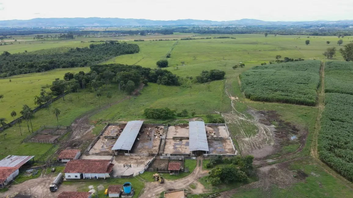 Foto 2 de Fazenda / Haras com 3 quartos à venda, 100m2 em Centro, Pindamonhangaba - SP