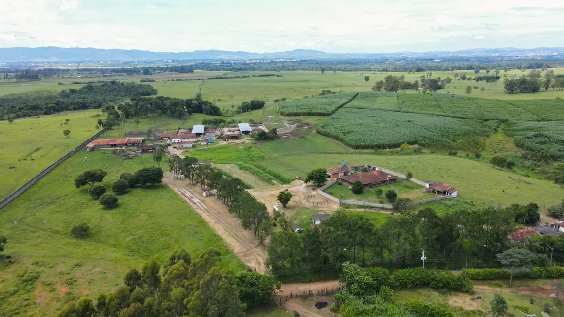 Foto 1 de Fazenda / Haras com 3 quartos à venda, 100m2 em Centro, Pindamonhangaba - SP