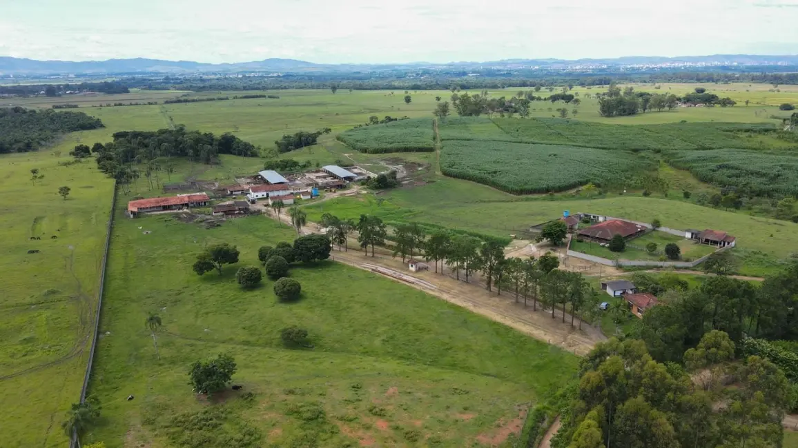 Foto 8 de Fazenda / Haras com 3 quartos à venda, 100m2 em Centro, Pindamonhangaba - SP