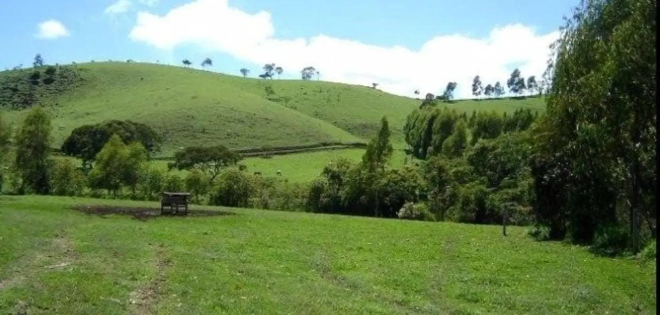 Foto 3 de Fazenda / Haras com 4 quartos à venda, 300m2 em Centro, Guaratingueta - SP