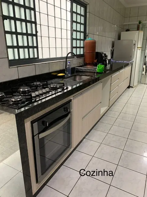 Sobrado com 4 quartos à venda, 339m2 em Sao Jose Dos Campos - SP - imagem 6 Foto 6 de Sobrado com 4 quartos à venda, 339m2 em Sao Jose Dos Campos - SP