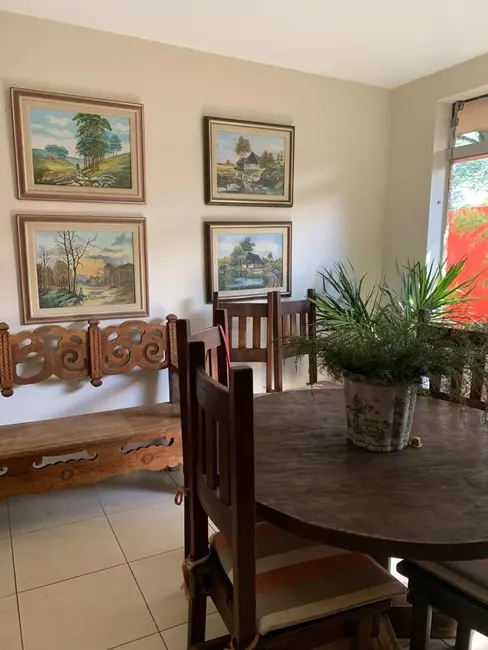Sobrado com 4 quartos à venda, 339m2 em Sao Jose Dos Campos - SP - imagem 3 Foto 3 de Sobrado com 4 quartos à venda, 339m2 em Sao Jose Dos Campos - SP
