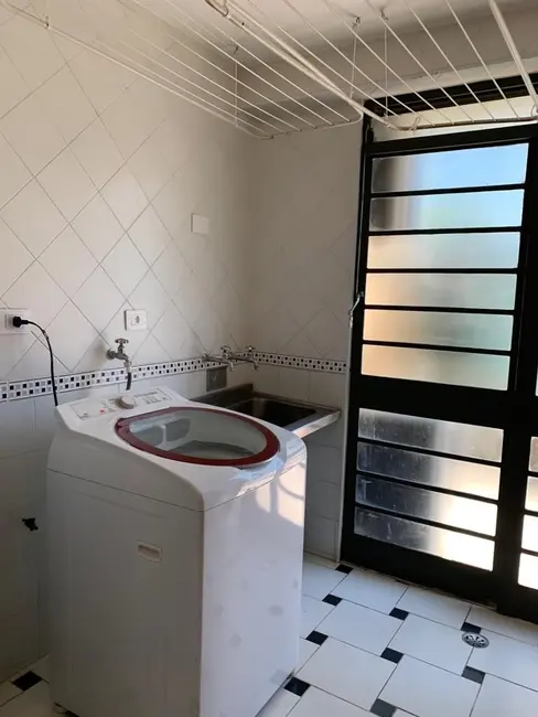 Sobrado com 4 quartos à venda, 339m2 em Sao Jose Dos Campos - SP - imagem 9 Foto 9 de Sobrado com 4 quartos à venda, 339m2 em Sao Jose Dos Campos - SP