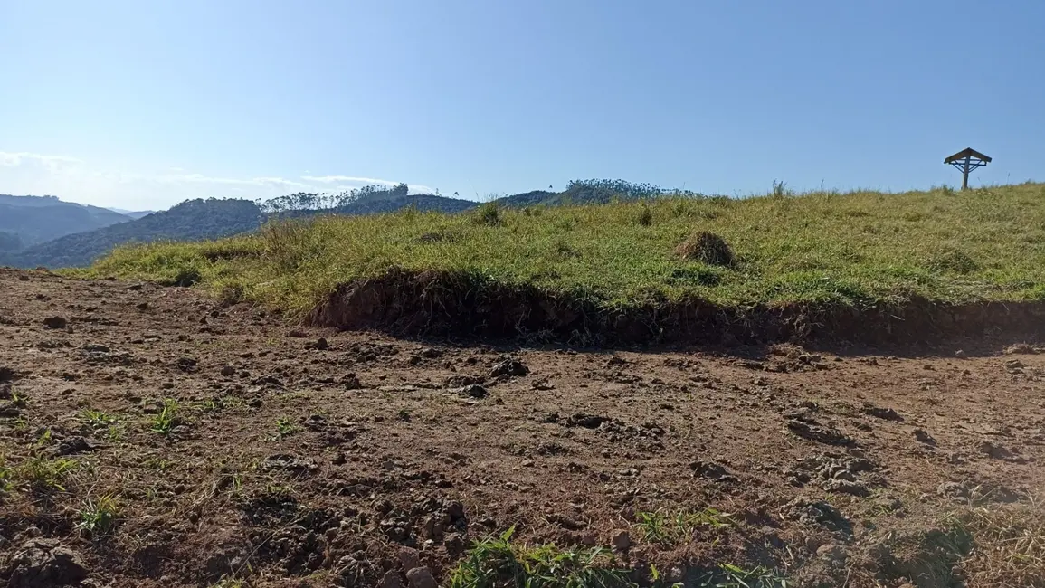 Chácara à venda, 150m2 em Paraibuna - SP - imagem 3 Foto 3 de Chácara à venda, 150m2 em Paraibuna - SP