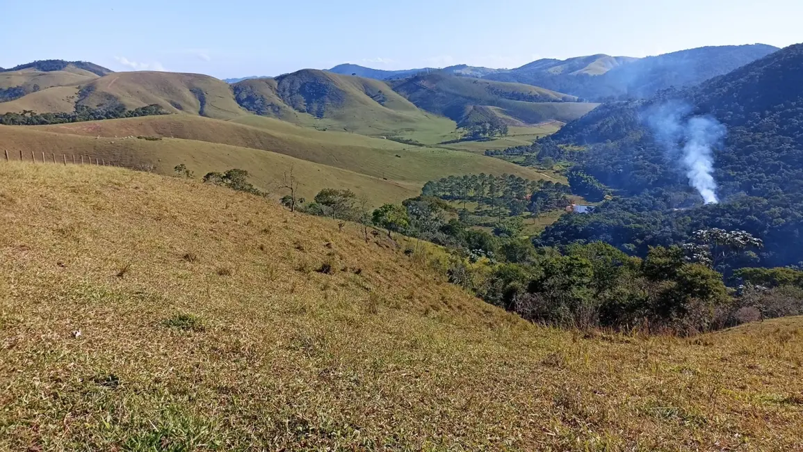 Chácara à venda, 150m2 em Paraibuna - SP - imagem 1 Foto 1 de Chácara à venda, 150m2 em Paraibuna - SP