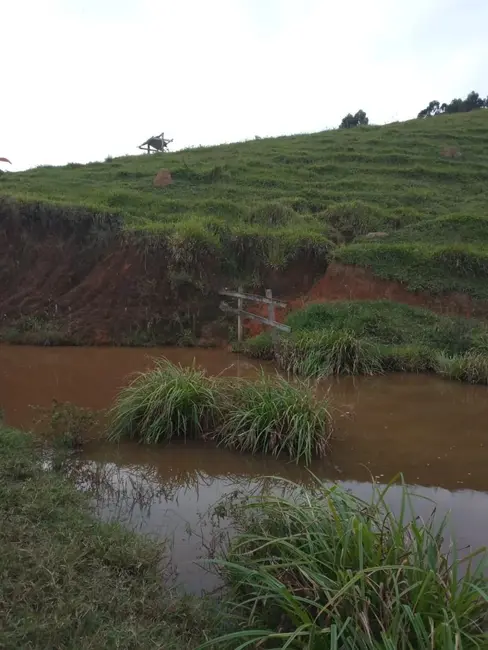 Sítio / Rancho à venda, 200m2 em Paraibuna - SP - imagem 6 Foto 6 de Sítio / Rancho à venda, 200m2 em Paraibuna - SP