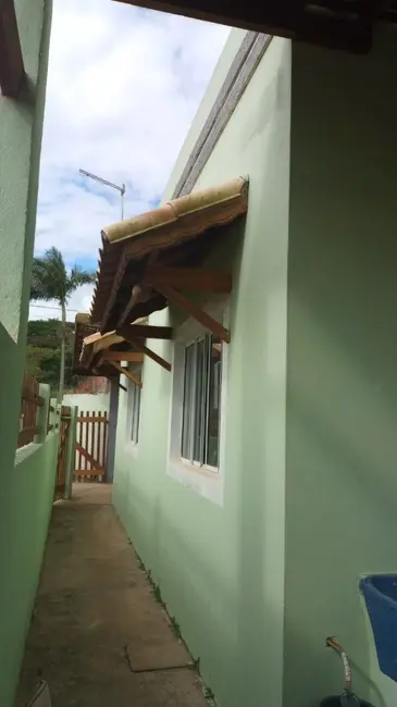 Chácara com 2 quartos à venda, 130m2 em Centro, Paraibuna - SP - imagem 1 Foto 1 de Chácara com 2 quartos à venda, 130m2 em Centro, Paraibuna - SP