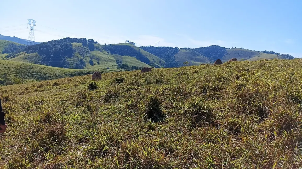 Foto 15 de Chácara à venda, 20m2 em Jambeiro - SP