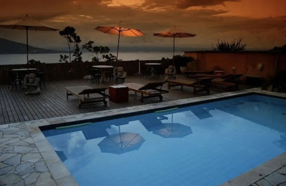 Pousada com 10 quartos à venda, 5200m2 em Centro, Ilhabela - SP - imagem 6 Foto 6 de Pousada com 10 quartos à venda, 5200m2 em Centro, Ilhabela - SP