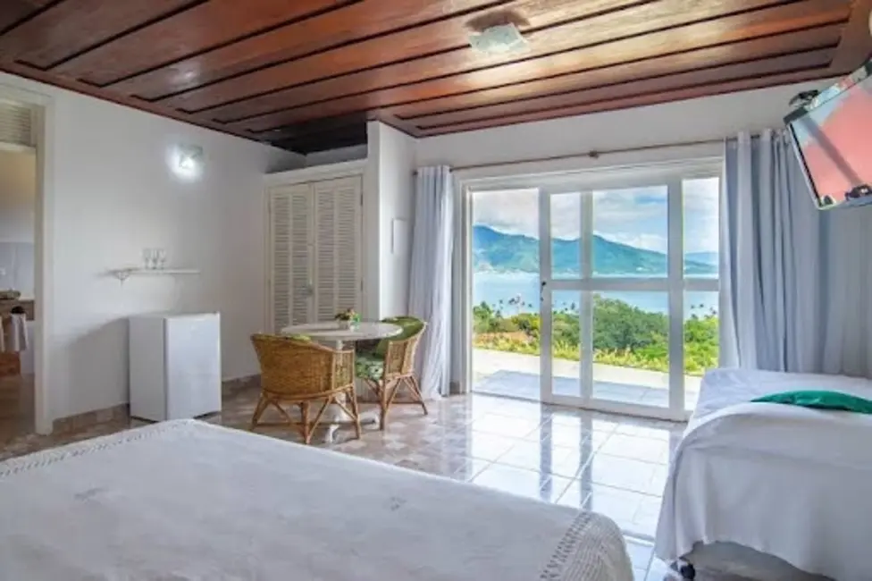Pousada com 10 quartos à venda, 5200m2 em Centro, Ilhabela - SP - imagem 2 Foto 2 de Pousada com 10 quartos à venda, 5200m2 em Centro, Ilhabela - SP