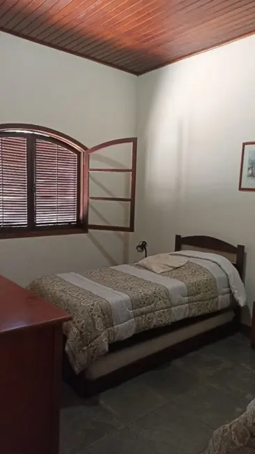 Sítio / Rancho com 3 quartos à venda, 200m2 em Jambeiro - SP - imagem 7 Foto 7 de Sítio / Rancho com 3 quartos à venda, 200m2 em Jambeiro - SP