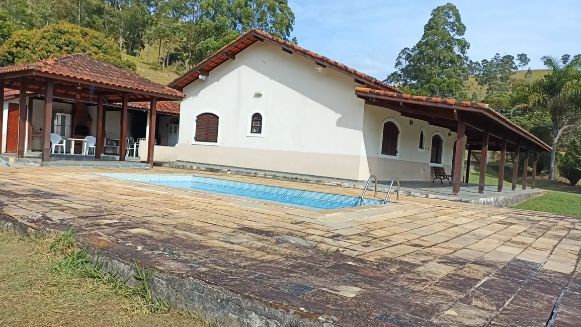 Sítio / Rancho com 3 quartos à venda, 200m2 em Jambeiro - SP - imagem 1 Foto 1 de Sítio / Rancho com 3 quartos à venda, 200m2 em Jambeiro - SP