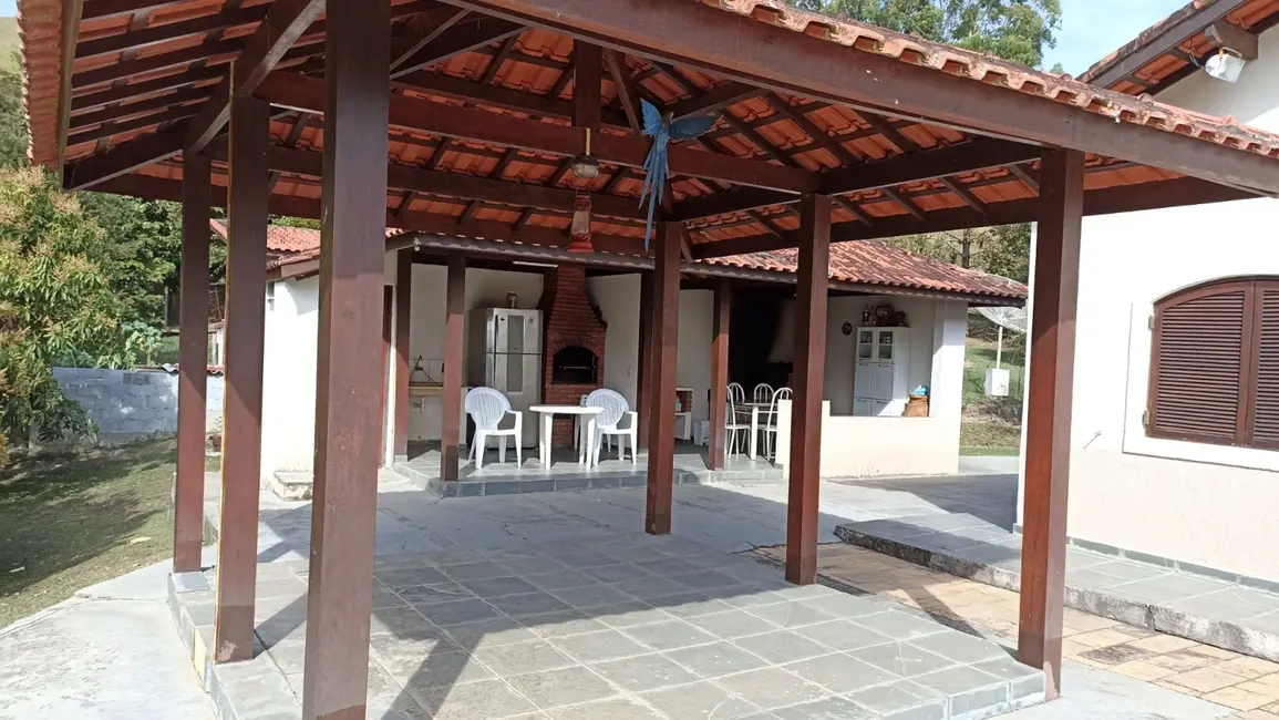 Sítio / Rancho com 3 quartos à venda, 200m2 em Jambeiro - SP - imagem 2 Foto 2 de Sítio / Rancho com 3 quartos à venda, 200m2 em Jambeiro - SP