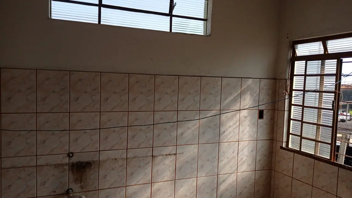 Casa com 12 quartos à venda, 330m2 em Centro, Jacarei - SP - imagem 9 Foto 9 de Casa com 12 quartos à venda, 330m2 em Centro, Jacarei - SP