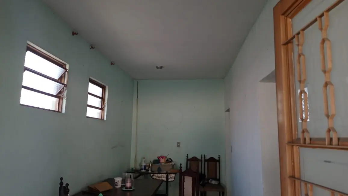 Casa com 12 quartos à venda, 330m2 em Centro, Jacarei - SP - imagem 3 Foto 3 de Casa com 12 quartos à venda, 330m2 em Centro, Jacarei - SP