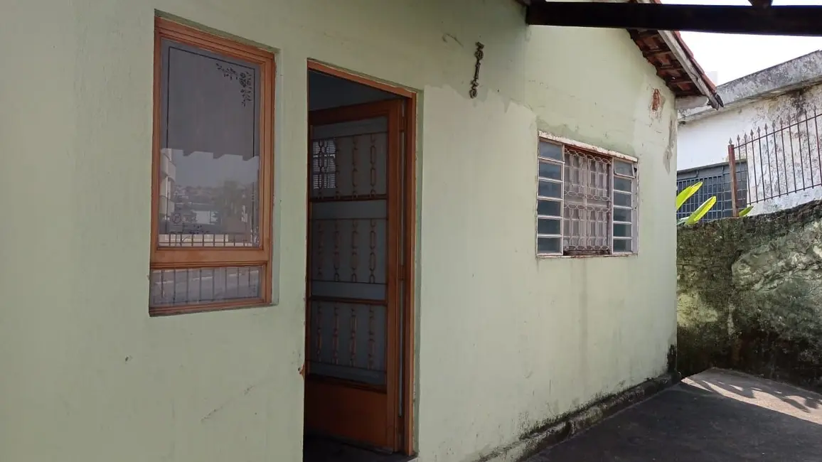 Casa com 12 quartos à venda, 330m2 em Centro, Jacarei - SP - imagem 2 Foto 2 de Casa com 12 quartos à venda, 330m2 em Centro, Jacarei - SP