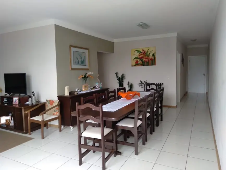 Casa de Condomínio com 4 quartos à venda, 215m2 em Paraibuna - SP - imagem 8 Foto 8 de Casa de Condomínio com 4 quartos à venda, 215m2 em Paraibuna - SP