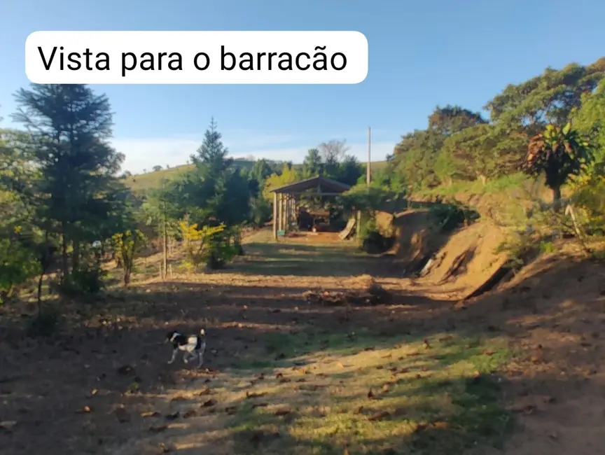 Chácara com 3 quartos à venda, 300m2 em Paraibuna - SP - imagem 2 Foto 2 de Chácara com 3 quartos à venda, 300m2 em Paraibuna - SP