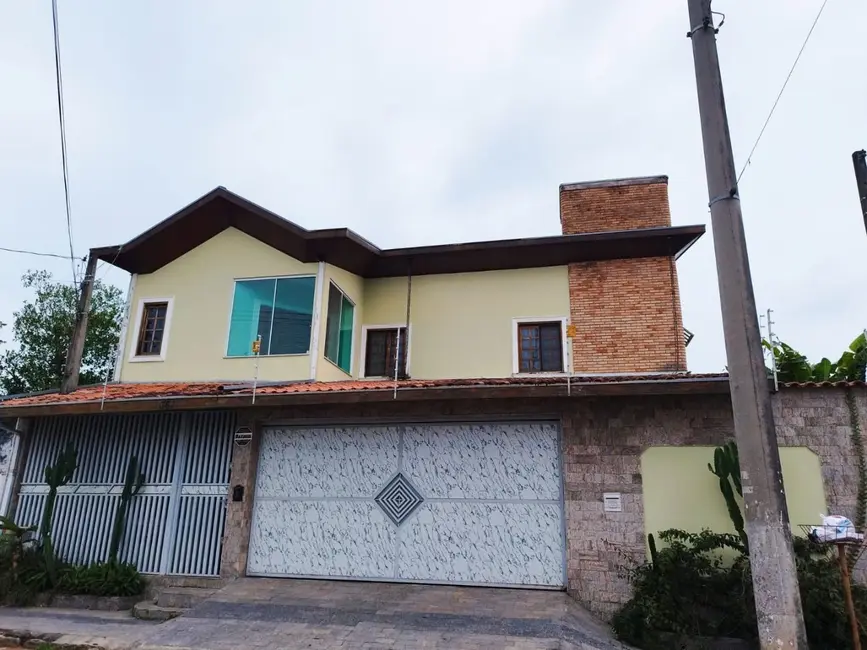 Foto 1 de Sobrado com 3 quartos à venda, 250m2 em Centro, Jacarei - SP