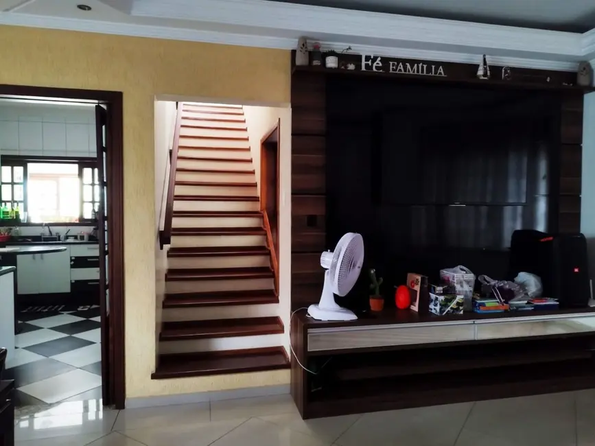 Foto 3 de Sobrado com 3 quartos à venda, 250m2 em Centro, Jacarei - SP