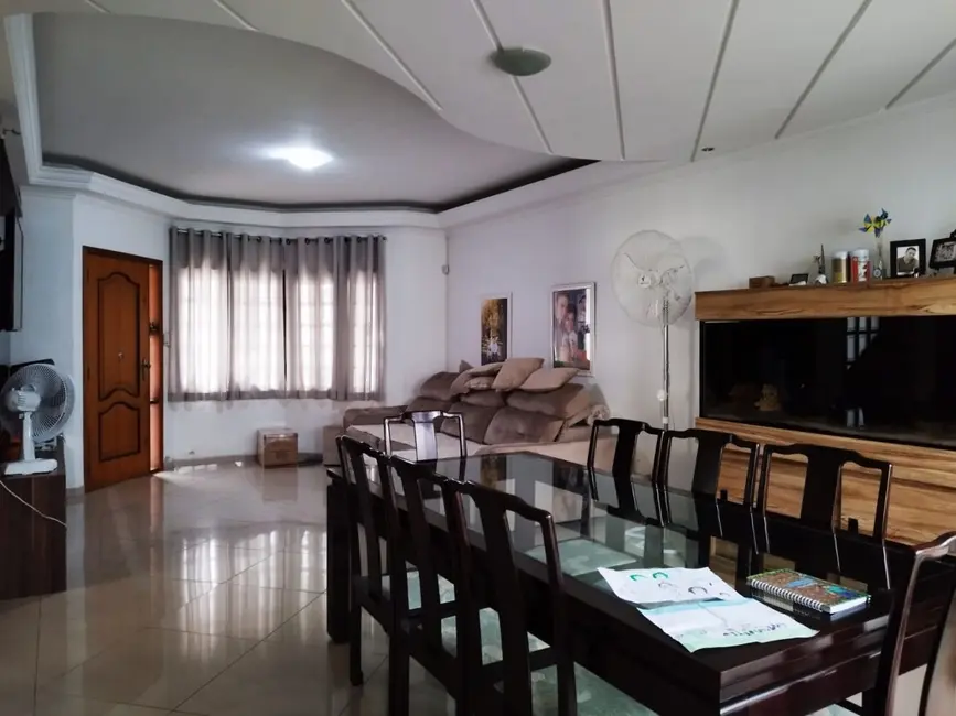 Foto 2 de Sobrado com 3 quartos à venda, 250m2 em Centro, Jacarei - SP