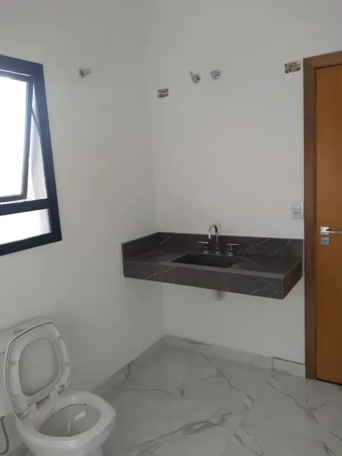 Foto 6 de Sobrado com 3 quartos à venda, 212m2 em Jacarei - SP