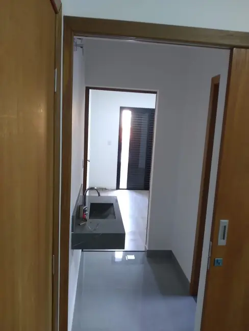 Foto 5 de Sobrado com 3 quartos à venda, 212m2 em Jacarei - SP
