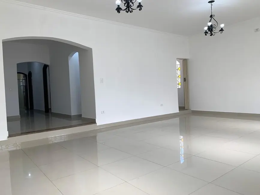 Casa com 4 quartos à venda, 245m2 em Parque Itamarati, Jacarei - SP - imagem 2 Foto 2 de Casa com 4 quartos à venda, 245m2 em Parque Itamarati, Jacarei - SP
