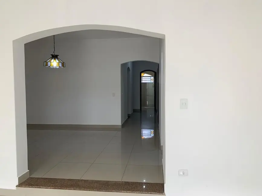 Casa com 4 quartos à venda, 245m2 em Parque Itamarati, Jacarei - SP - imagem 5 Foto 5 de Casa com 4 quartos à venda, 245m2 em Parque Itamarati, Jacarei - SP