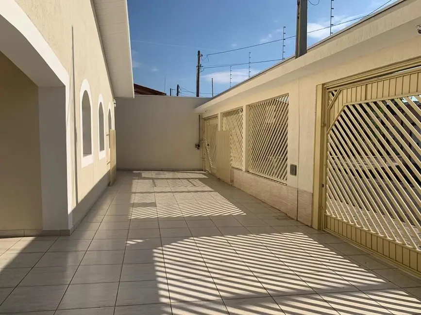 Casa com 4 quartos à venda, 245m2 em Parque Itamarati, Jacarei - SP - imagem 3 Foto 3 de Casa com 4 quartos à venda, 245m2 em Parque Itamarati, Jacarei - SP