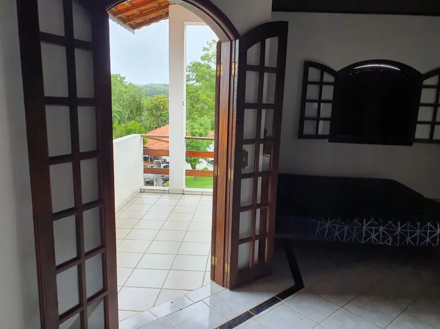 Chácara com 5 quartos à venda, 450m2 em Paraibuna - SP - imagem 2 Foto 2 de Chácara com 5 quartos à venda, 450m2 em Paraibuna - SP