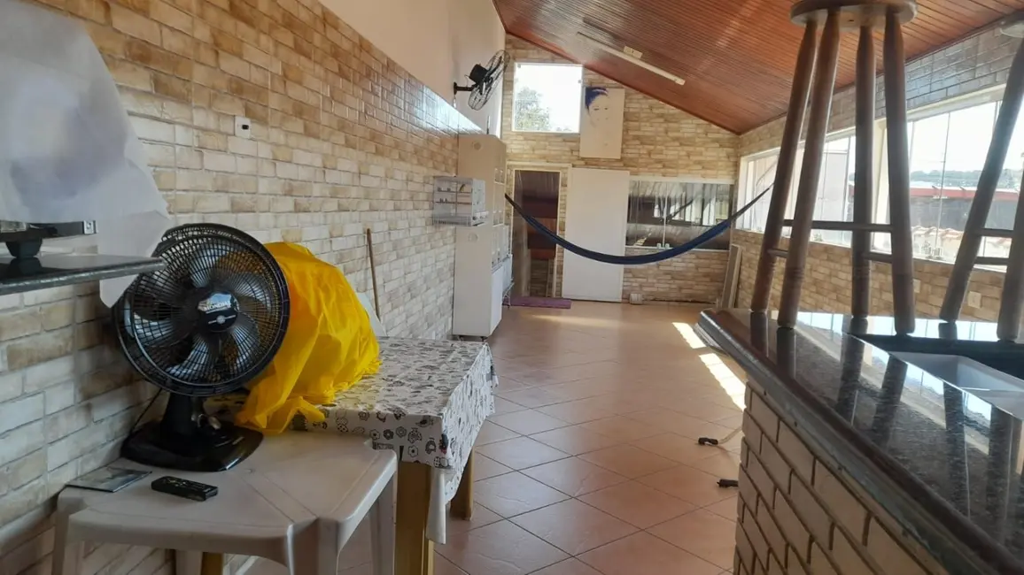 Casa com 3 quartos à venda, 260m2 em Parque Califórnia, Jacarei - SP - imagem 3 Foto 3 de Casa com 3 quartos à venda, 260m2 em Parque Califórnia, Jacarei - SP
